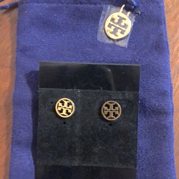 Tory Burch Jewelry - Tory Burch Gold Tone Post Earrings